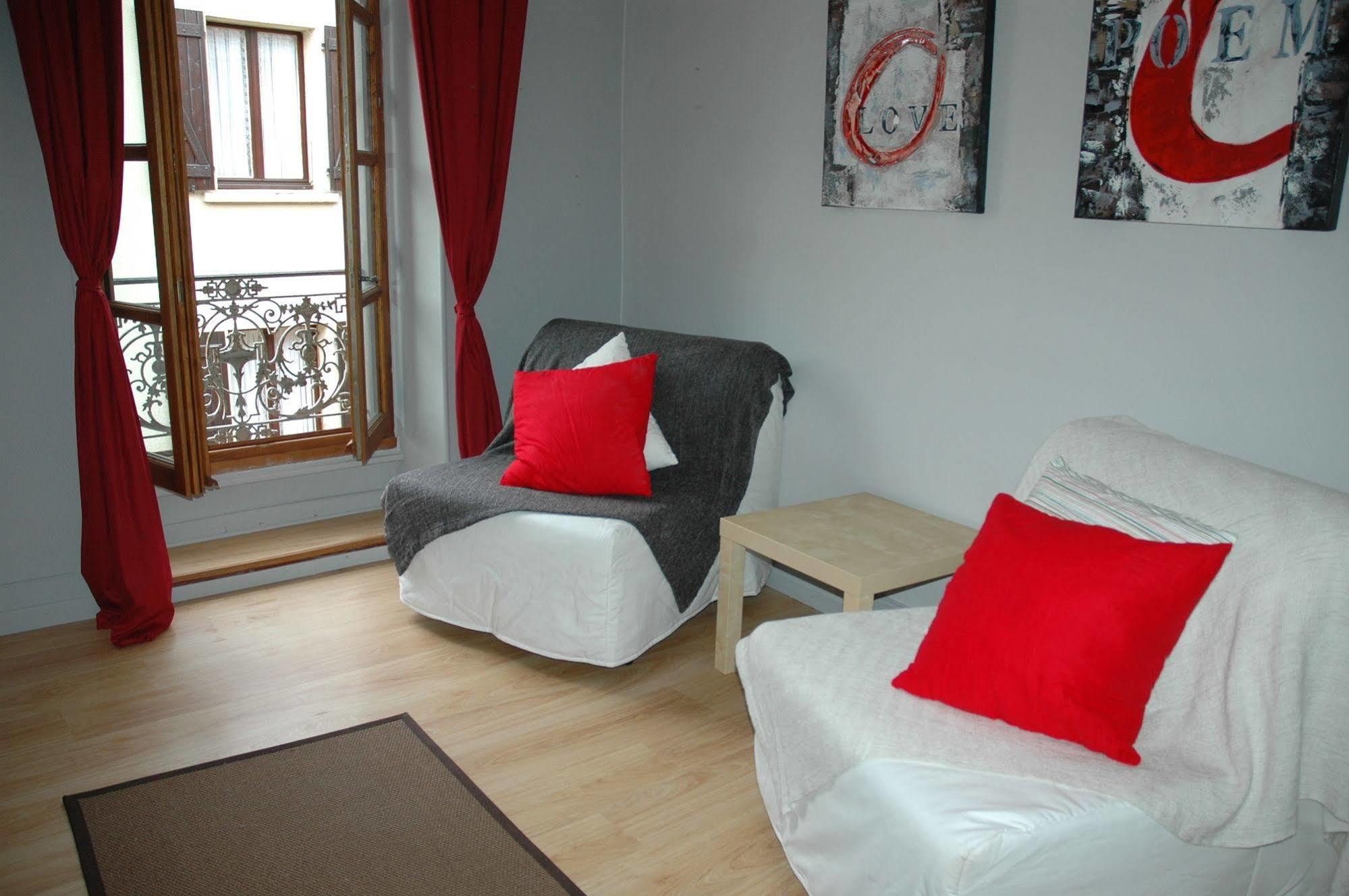 Maison Maxil Hotel Massat Bagian luar foto