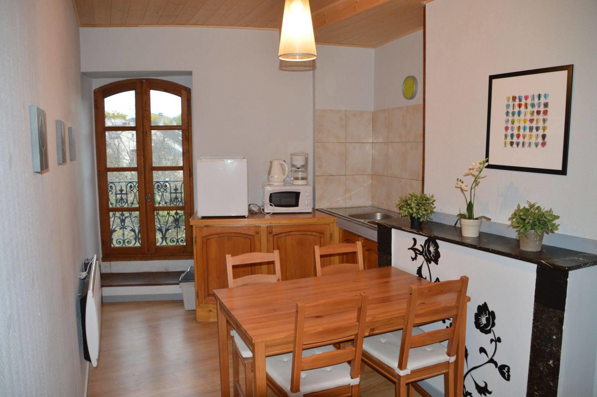 Maison Maxil Hotel Massat Bagian luar foto