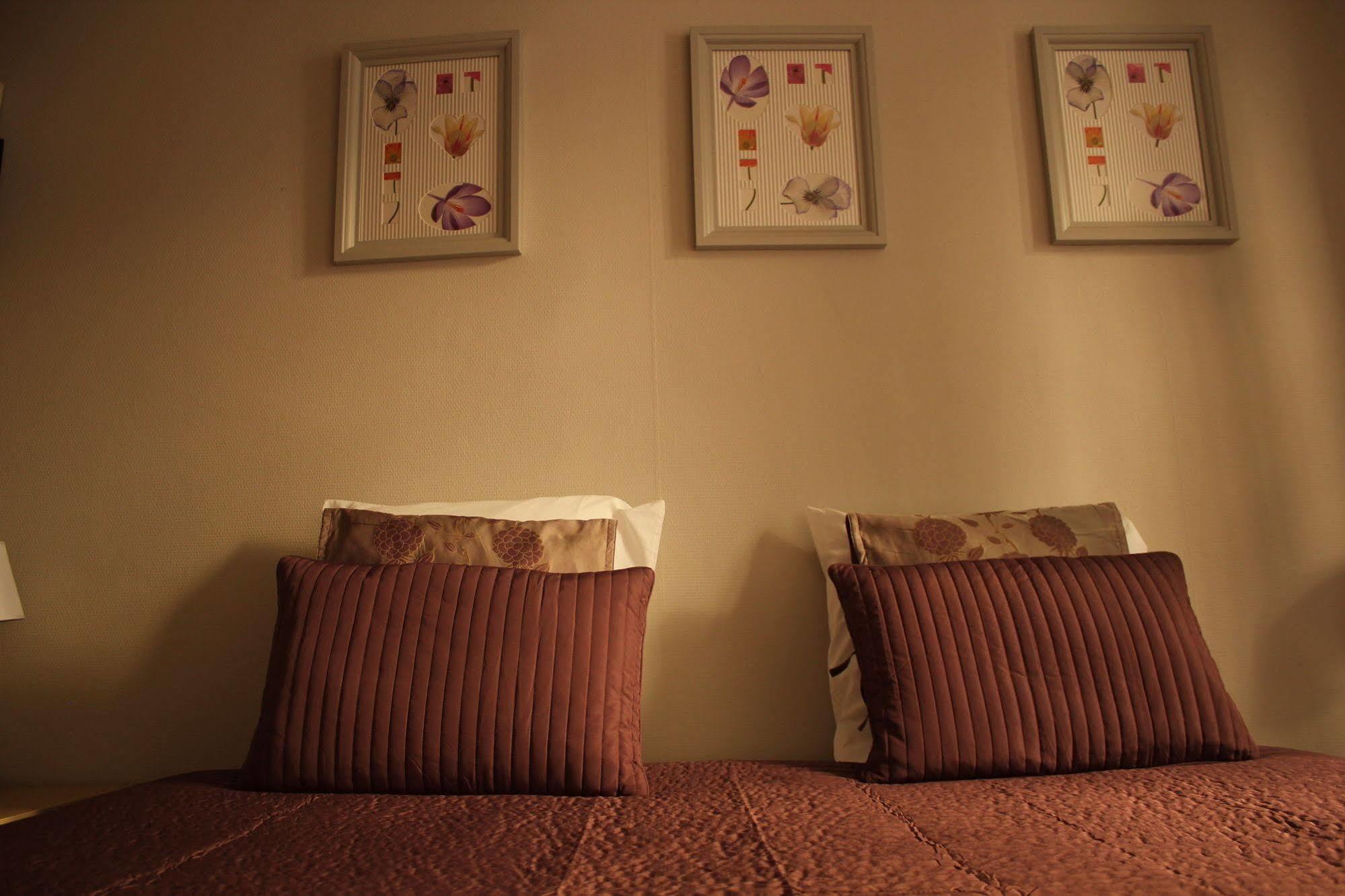 Maison Maxil Hotel Massat Bagian luar foto