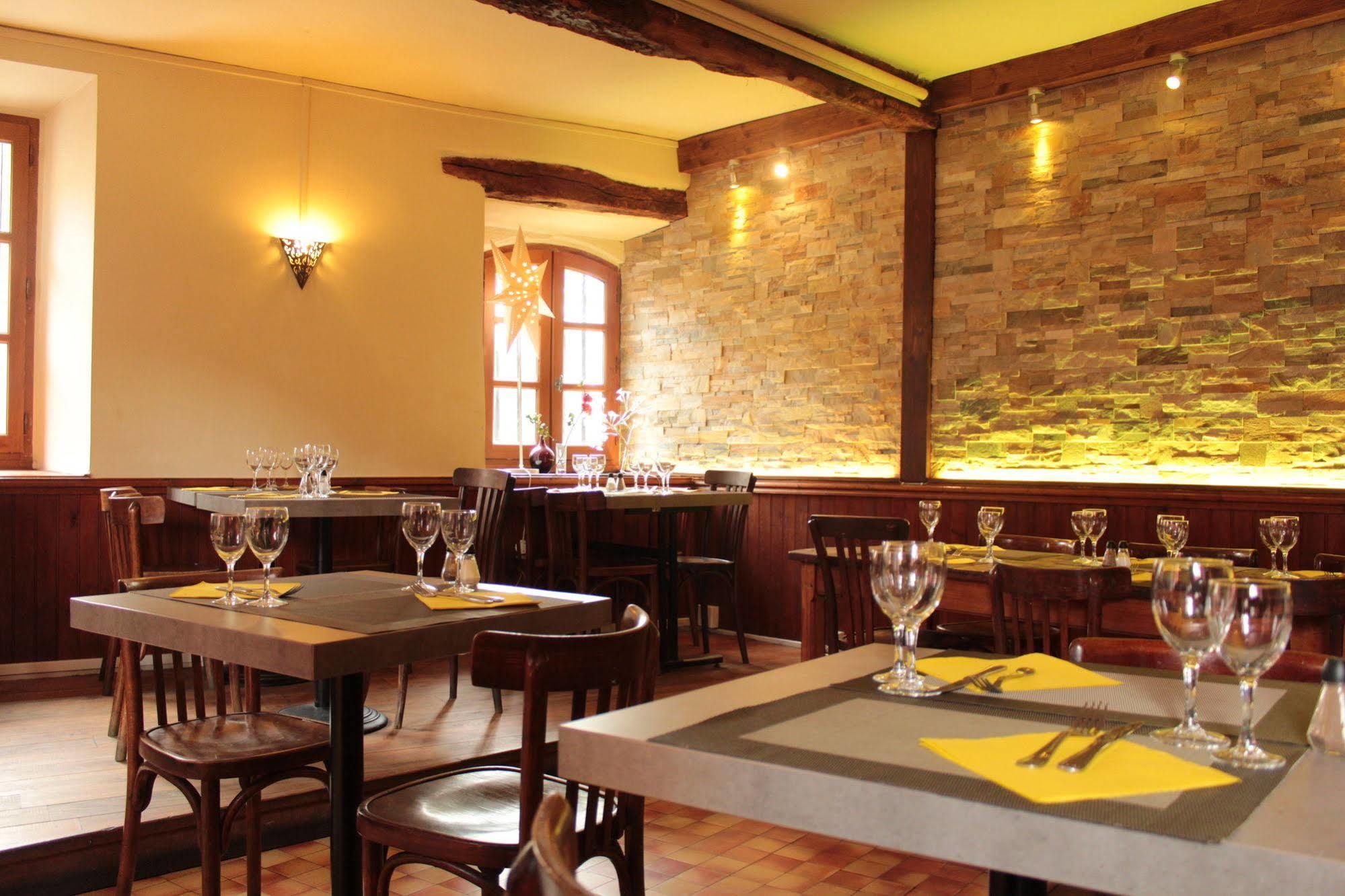 Maison Maxil Hotel Massat Bagian luar foto